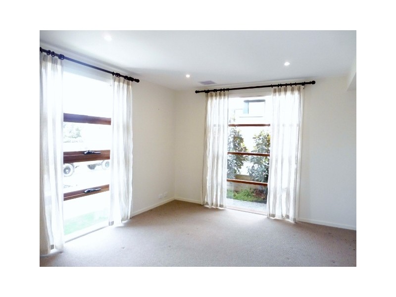 23 Red Maple Drive, Cranbourne West VIC 3977