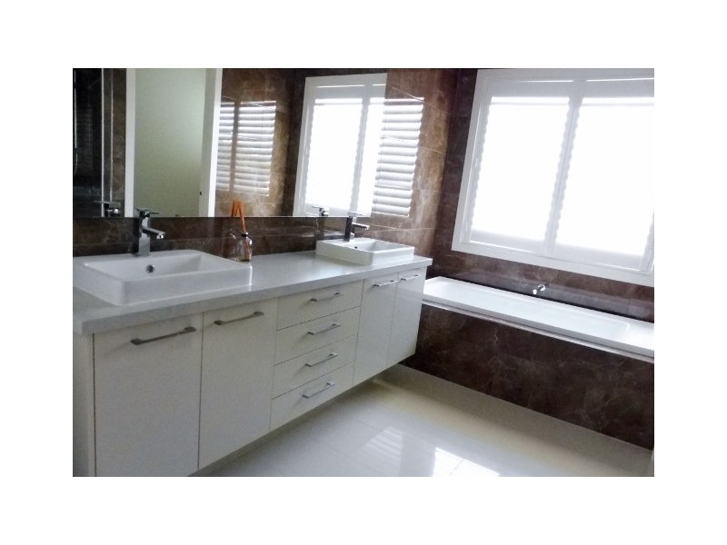 23 Red Maple Drive, Cranbourne West VIC 3977