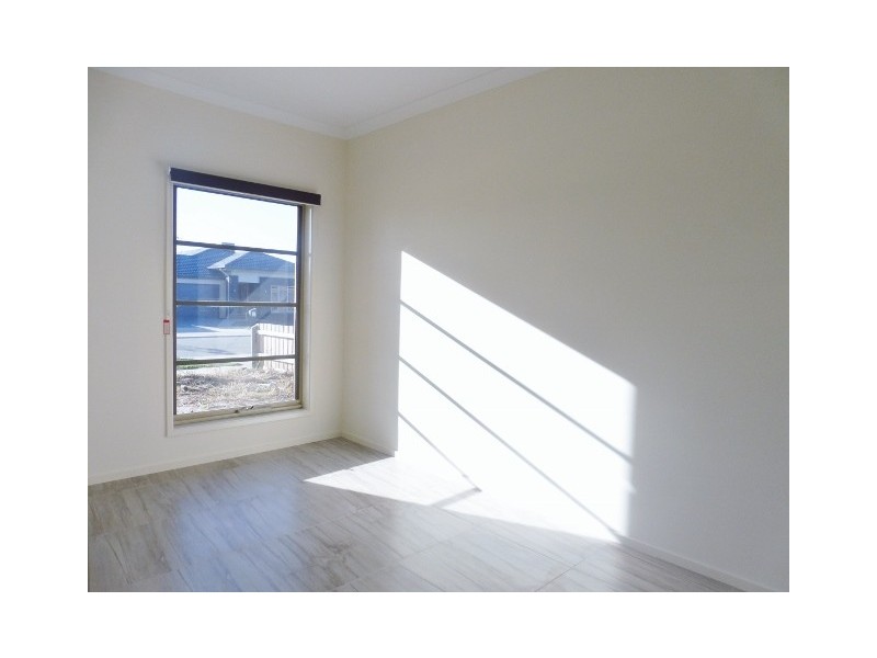 10 Donatello Crescent, Narre Warren VIC 3805