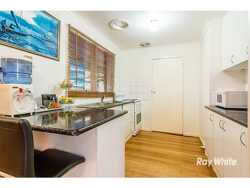 17 Arnold Street, Cranbourne VIC 3977