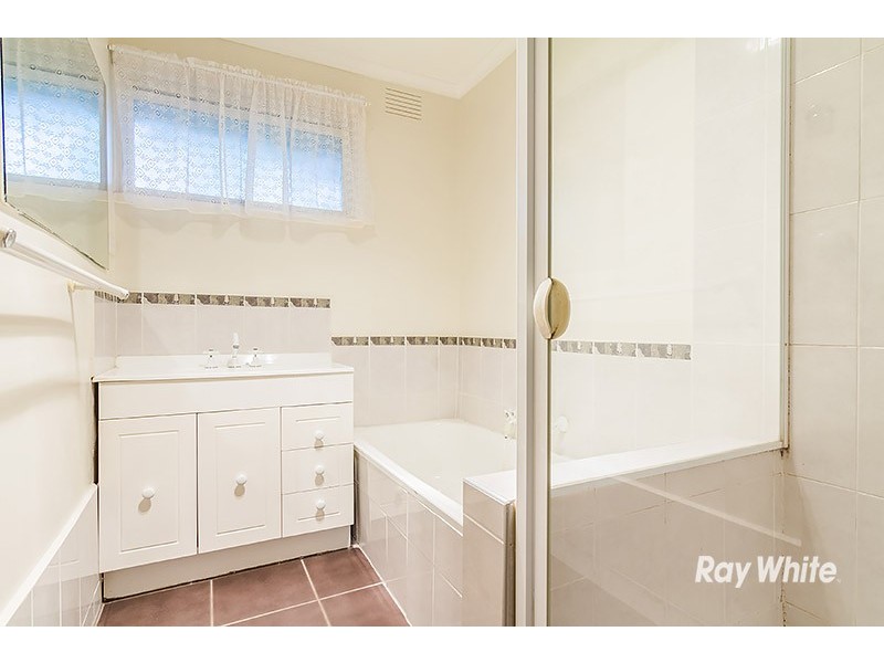 17 Arnold Street, Cranbourne VIC 3977