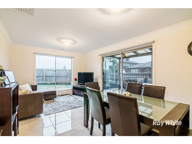 14 Ballymena Crescent, Cranbourne East VIC 3977