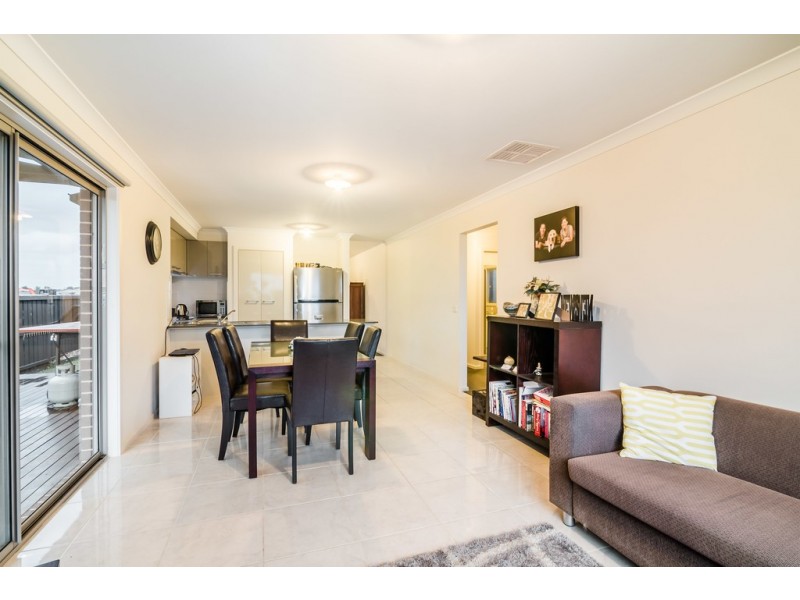 14 Ballymena Crescent, Cranbourne East VIC 3977