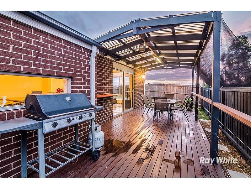 14 Ballymena Crescent, Cranbourne East VIC 3977