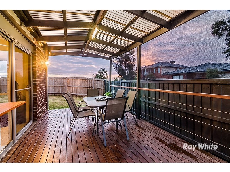 14 Ballymena Crescent, Cranbourne East VIC 3977