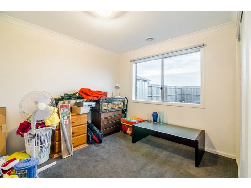 14 Ballymena Crescent, Cranbourne East VIC 3977