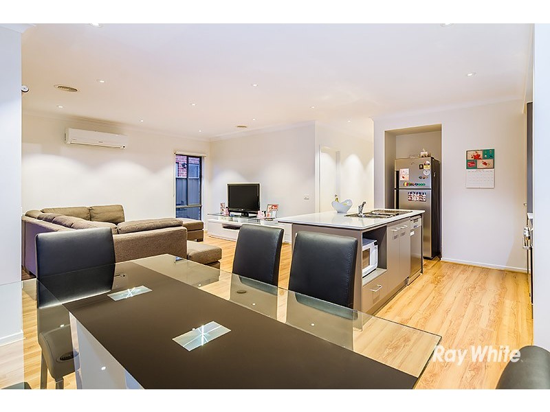 121 Selandra Boulevard, Clyde North VIC 3978