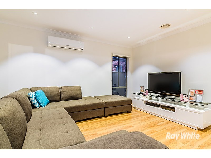 121 Selandra Boulevard, Clyde North VIC 3978