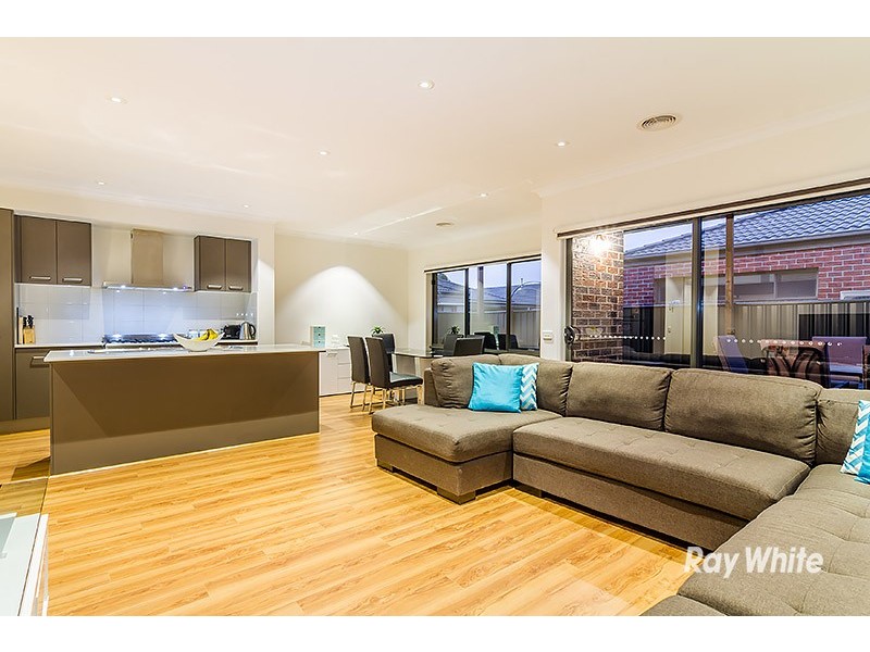 121 Selandra Boulevard, Clyde North VIC 3978