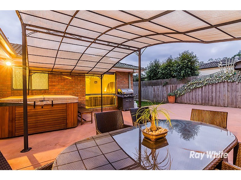 39 Genista Road, Cranbourne West VIC 3977