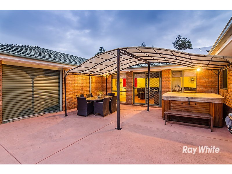 39 Genista Road, Cranbourne West VIC 3977