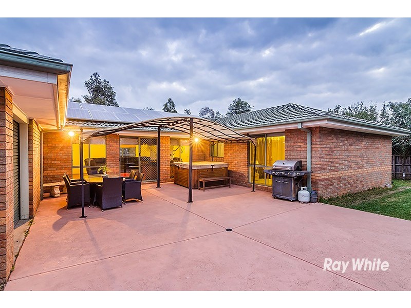 39 Genista Road, Cranbourne West VIC 3977