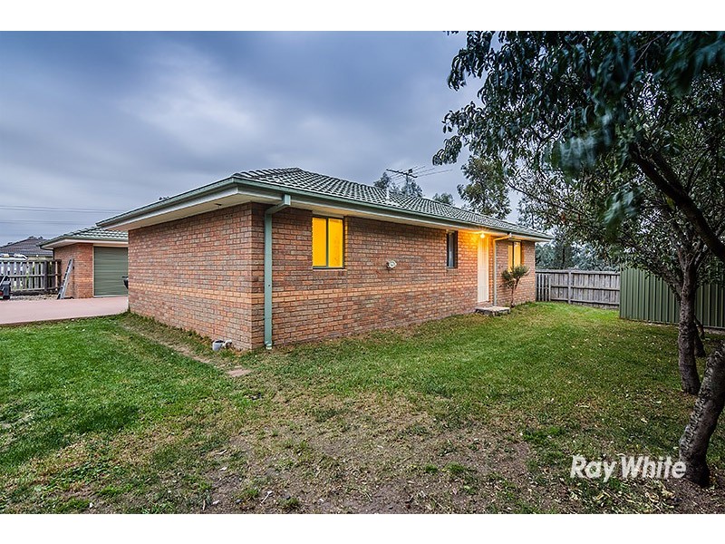 39 Genista Road, Cranbourne West VIC 3977