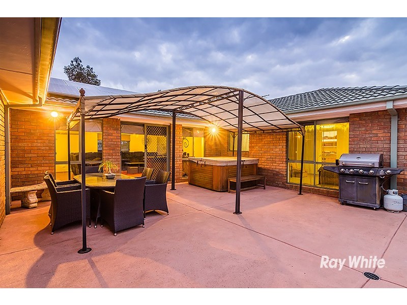 39 Genista Road, Cranbourne West VIC 3977