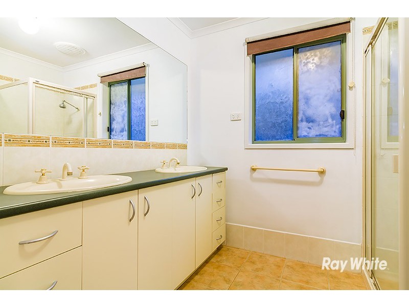 39 Genista Road, Cranbourne West VIC 3977