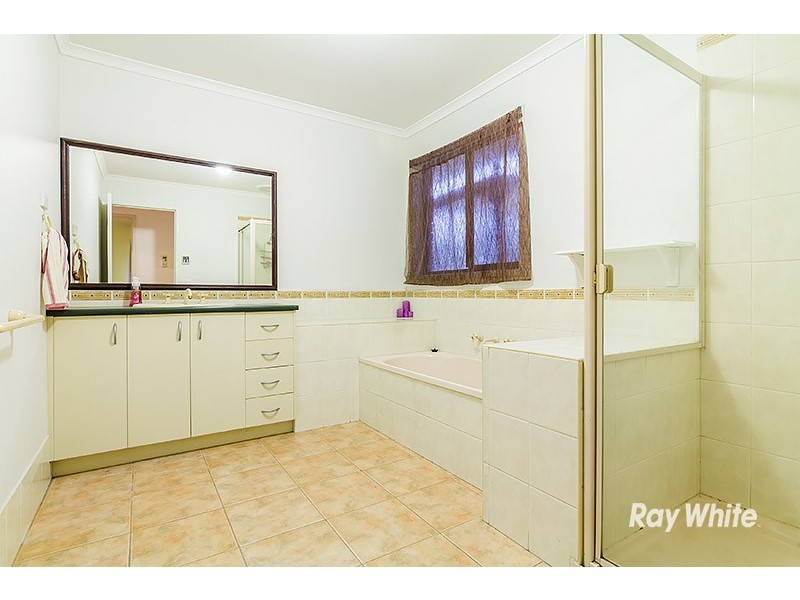 39 Genista Road, Cranbourne West VIC 3977