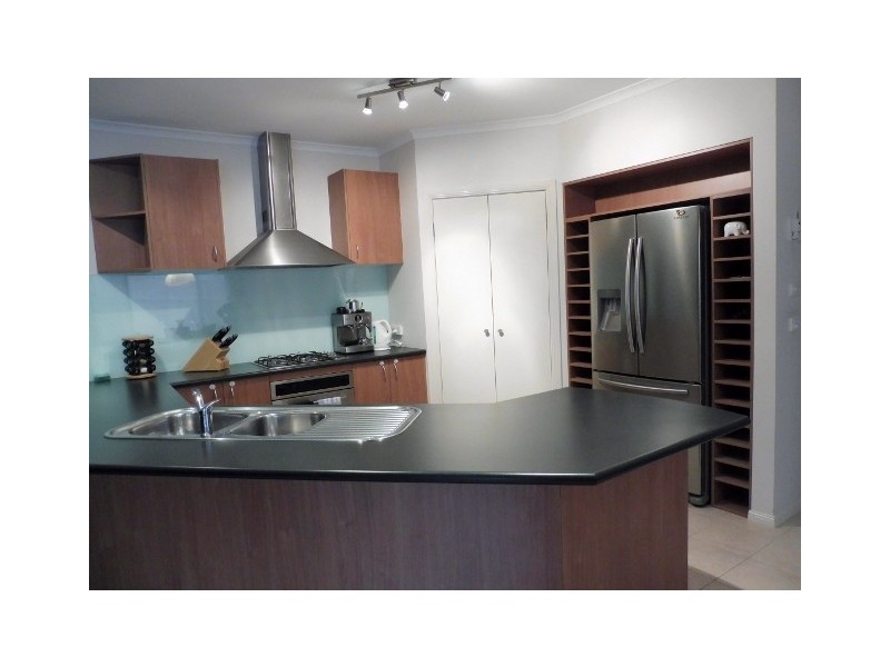 1 Glasshouse Court, Berwick VIC 3806