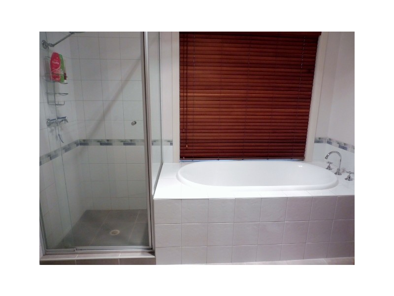 1 Glasshouse Court, Berwick VIC 3806