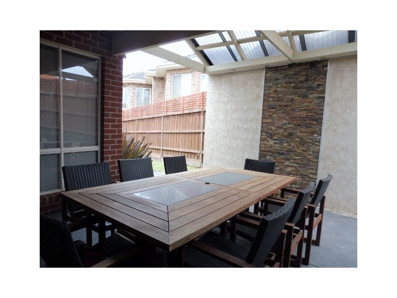 1 Glasshouse Court, Berwick VIC 3806