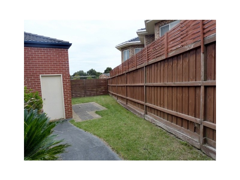 1 Glasshouse Court, Berwick VIC 3806