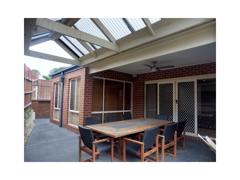 1 Glasshouse Court, Berwick VIC 3806