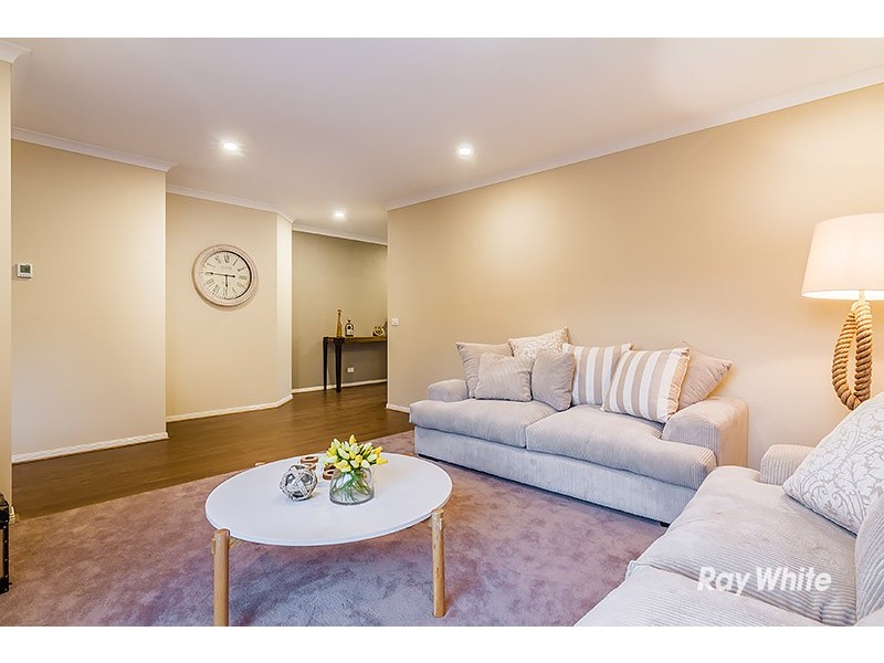 6 Tawleed Grove, Clyde North VIC 3978