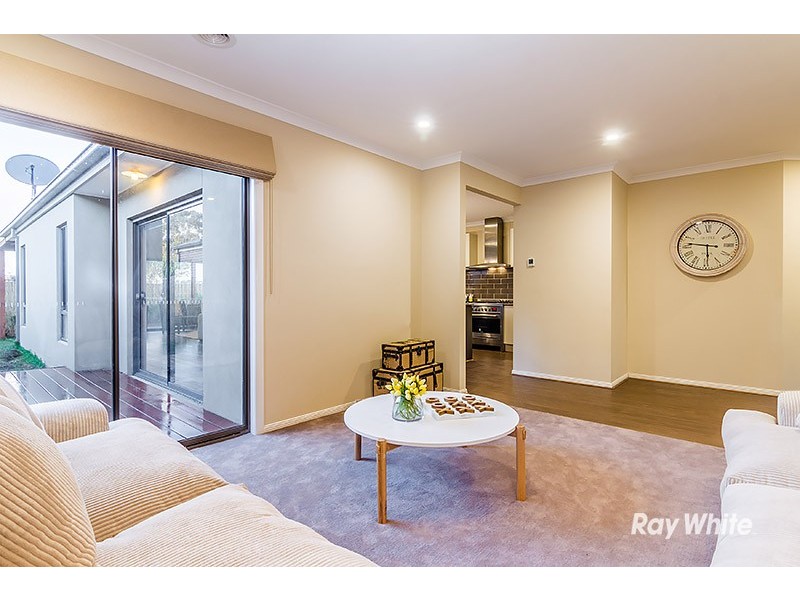 6 Tawleed Grove, Clyde North VIC 3978