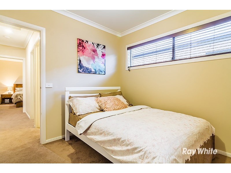 6 Tawleed Grove, Clyde North VIC 3978