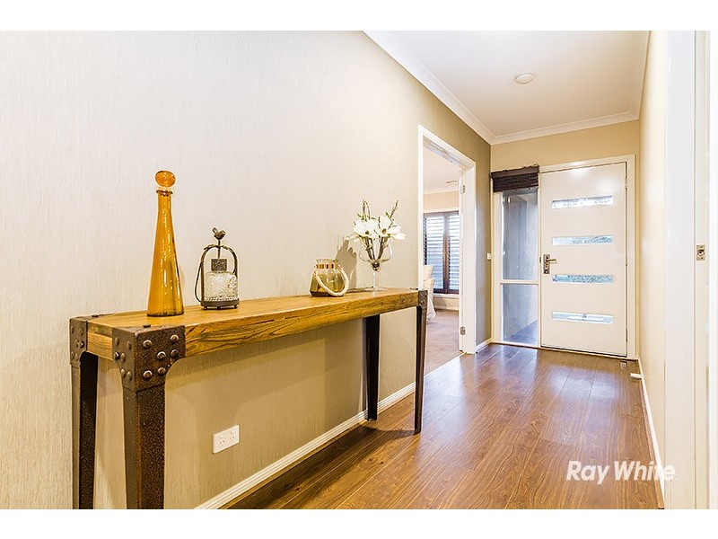 6 Tawleed Grove, Clyde North VIC 3978