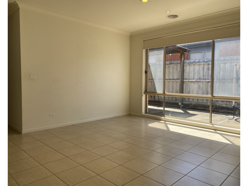 13 Rankin Close, Lynbrook VIC 3975