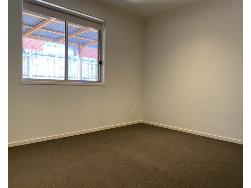 13 Rankin Close, Lynbrook VIC 3975