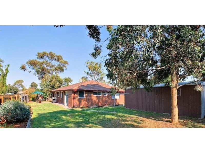 11 Thompsons Road, Cranbourne North VIC 3977