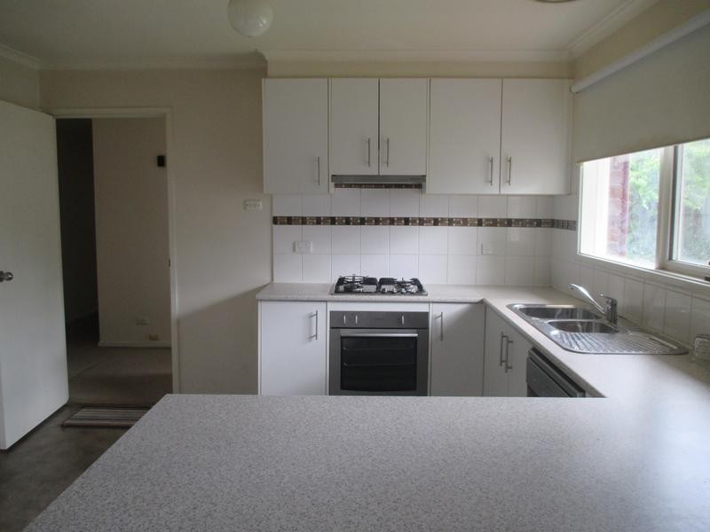 11 Thompsons Road, Cranbourne North VIC 3977