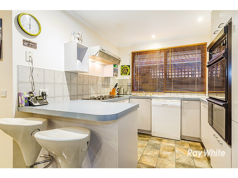 8 Cheshunt Court, Cranbourne North VIC 3977