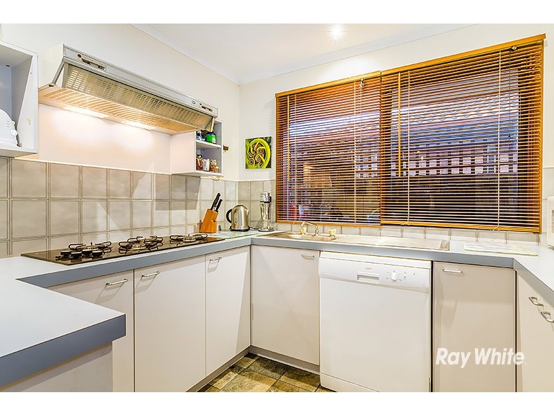 8 Cheshunt Court, Cranbourne North VIC 3977