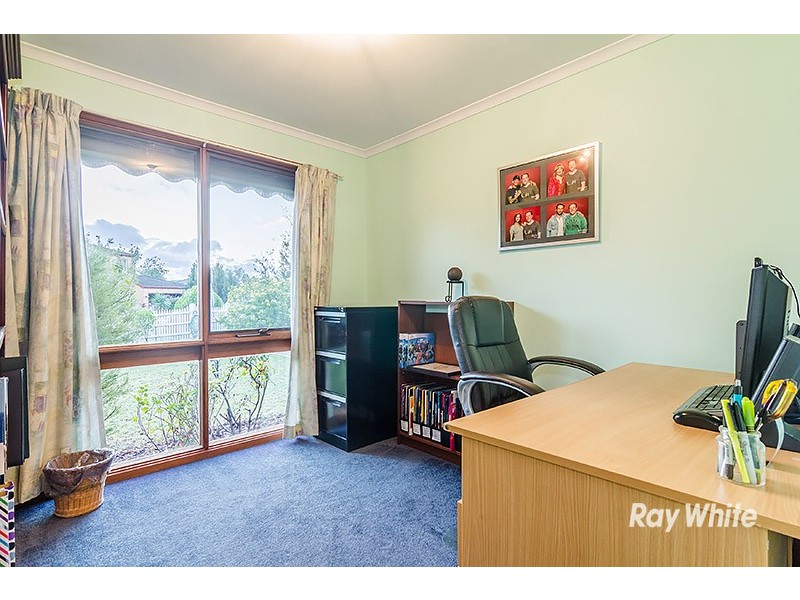 8 Cheshunt Court, Cranbourne North VIC 3977