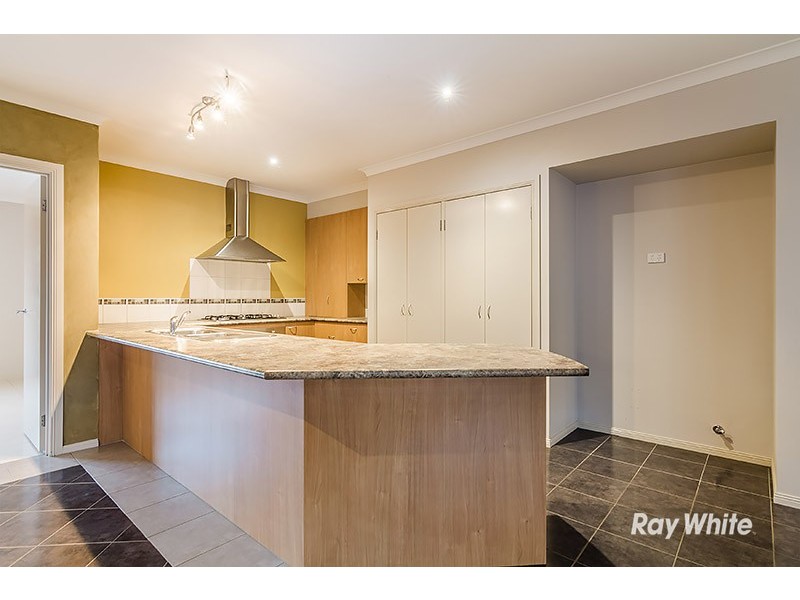 10 Broadstone Way, Cranbourne VIC 3977