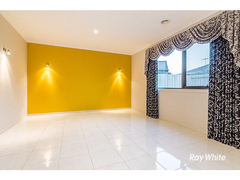 10 Broadstone Way, Cranbourne VIC 3977