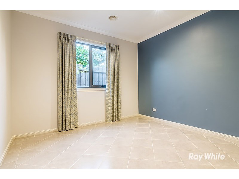 10 Broadstone Way, Cranbourne VIC 3977