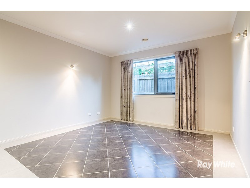 10 Broadstone Way, Cranbourne VIC 3977