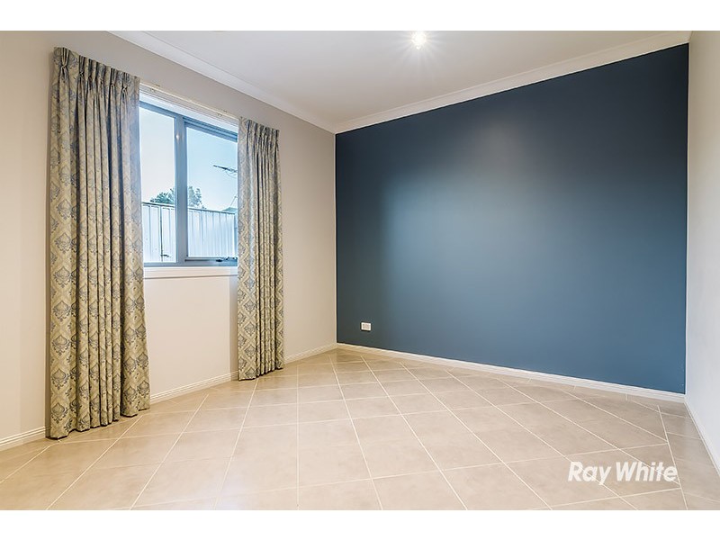 10 Broadstone Way, Cranbourne VIC 3977