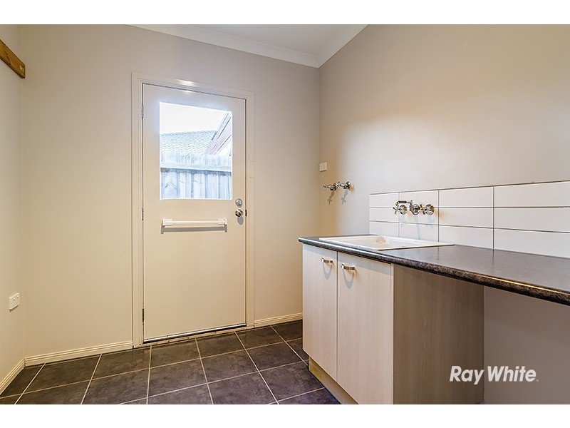 10 Broadstone Way, Cranbourne VIC 3977
