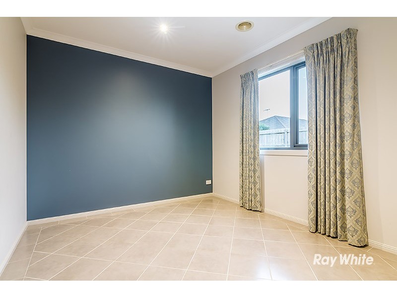 10 Broadstone Way, Cranbourne VIC 3977