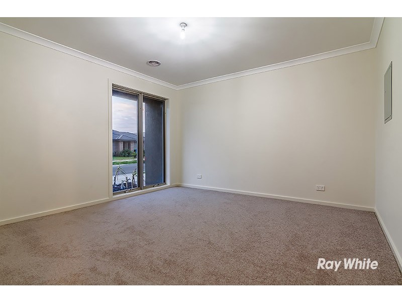 12 Morphetville Street, Clyde North VIC 3978