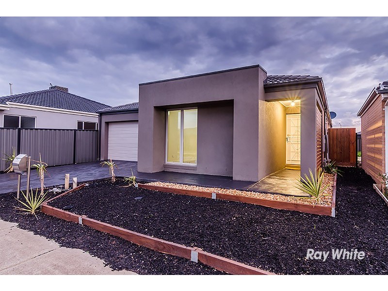 12 Morphetville Street, Clyde North VIC 3978
