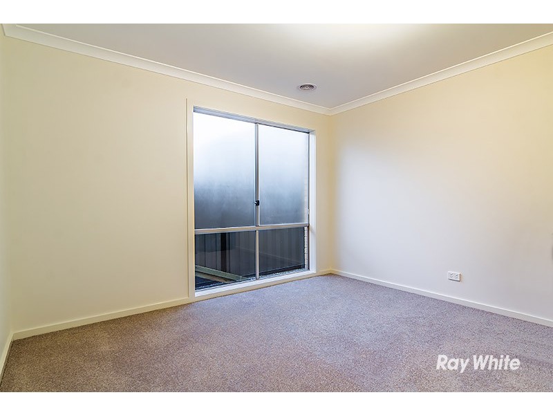 12 Morphetville Street, Clyde North VIC 3978