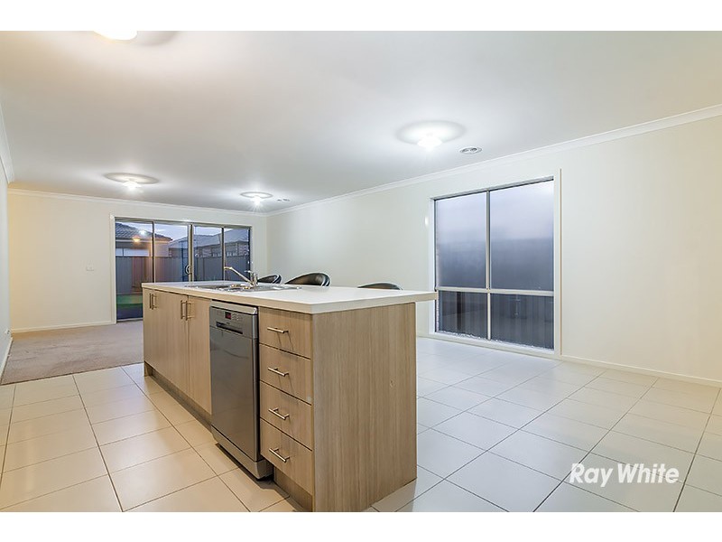 12 Morphetville Street, Clyde North VIC 3978