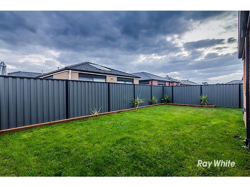 12 Morphetville Street, Clyde North VIC 3978