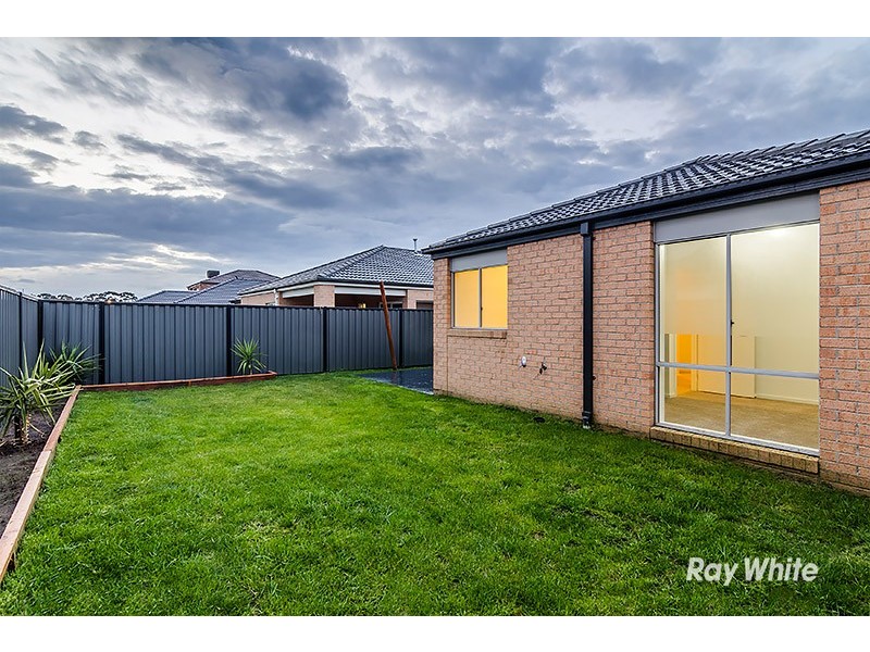 12 Morphetville Street, Clyde North VIC 3978