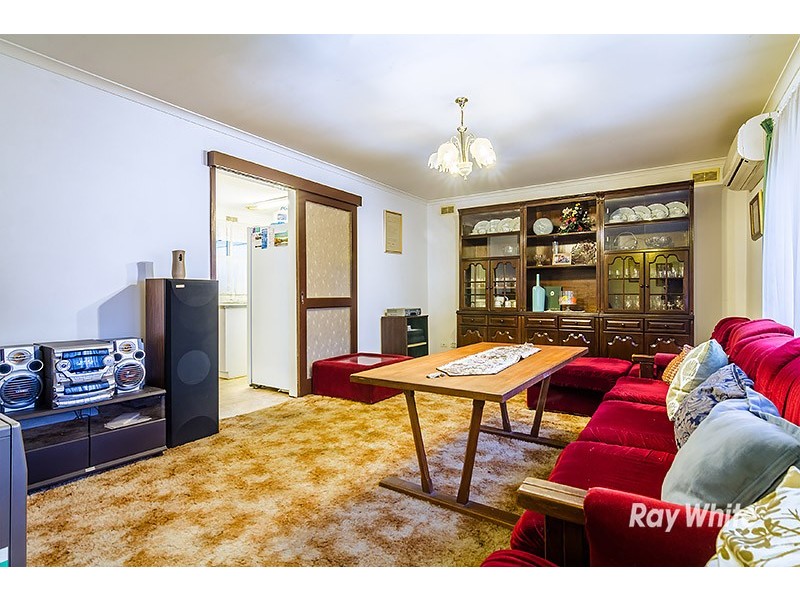 36 Thomas Crescent, Cranbourne VIC 3977